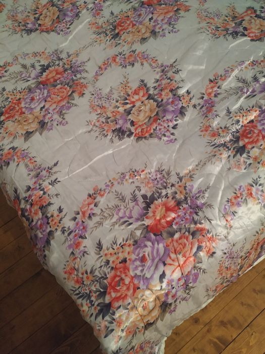 Двулицево шалте за спалня