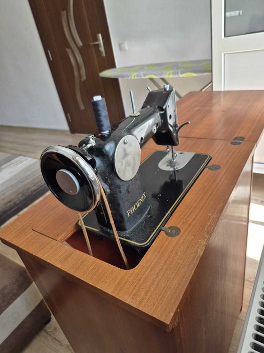 Aplici și mașina de cusut