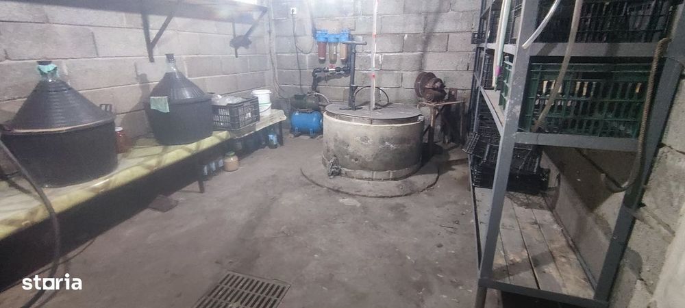 Casa renovata, utilitati complete (Gaz) + 1900 mp teren – Scurta, BC