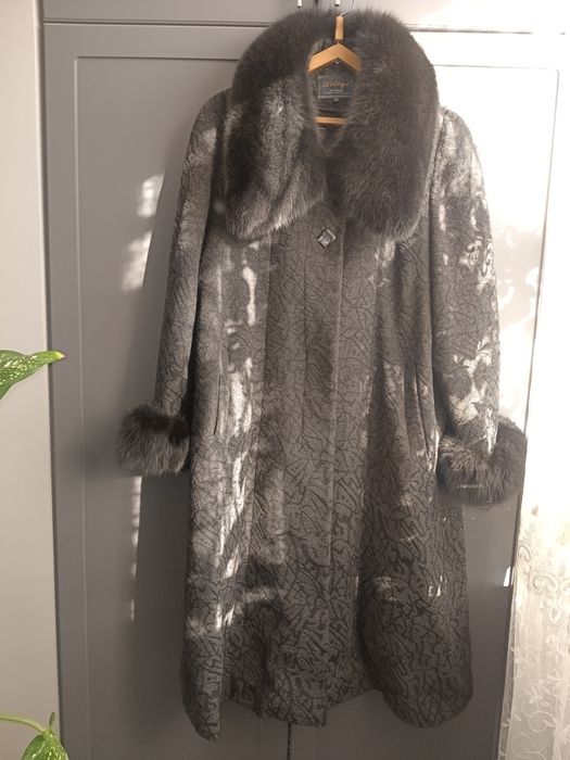 Продам пальто и шапку