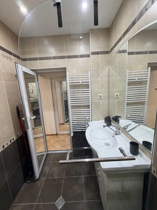 Дава се под наем Тристаен апартамент в София, Медицинска академия - 94 кв.м за 847.62 € - Снимка #13