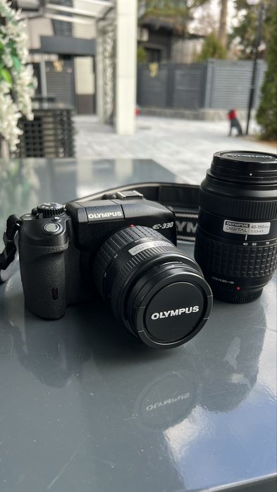Olympus E330 - два обектива