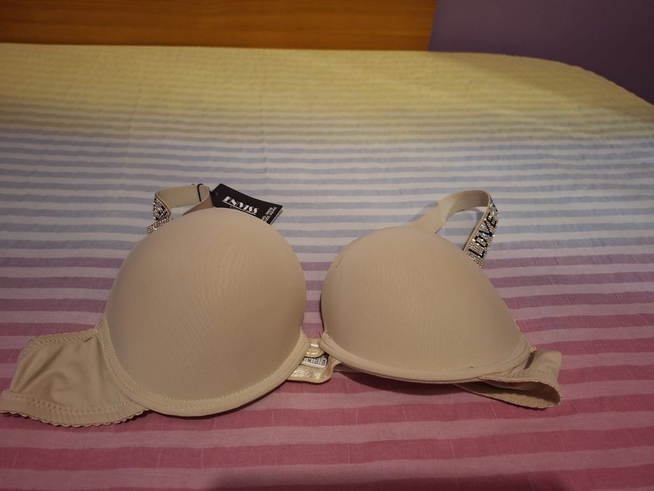 Vând Sutien Damă Push-up  Mărimea 42/95 Nou