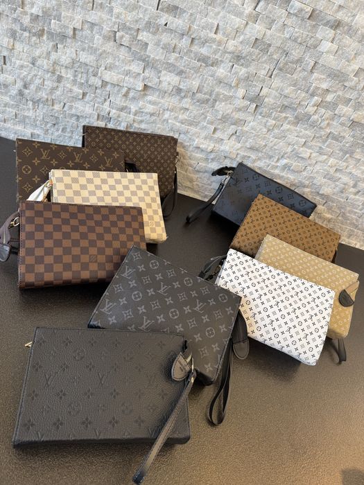 Неустоим модел чанта клъч.