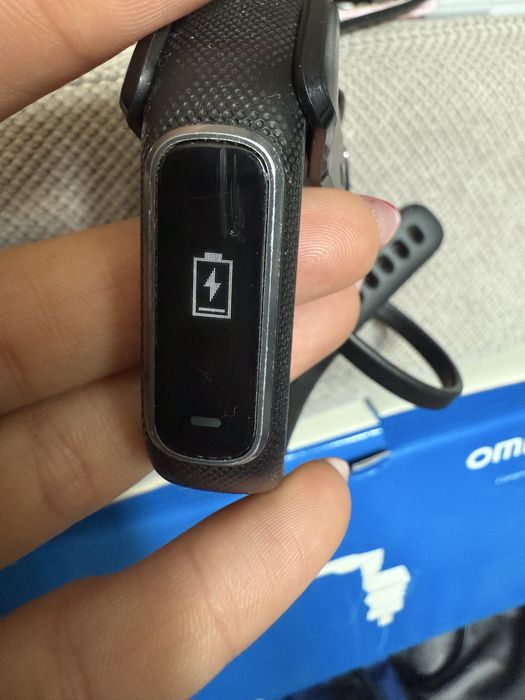 Фитнес гривна Garmin Vivosmart 4