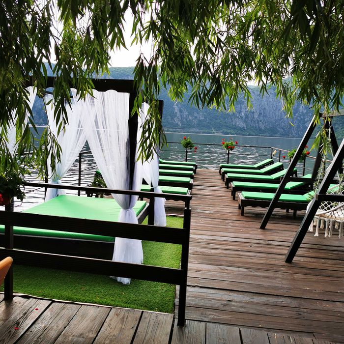 Vând casa de vacanta