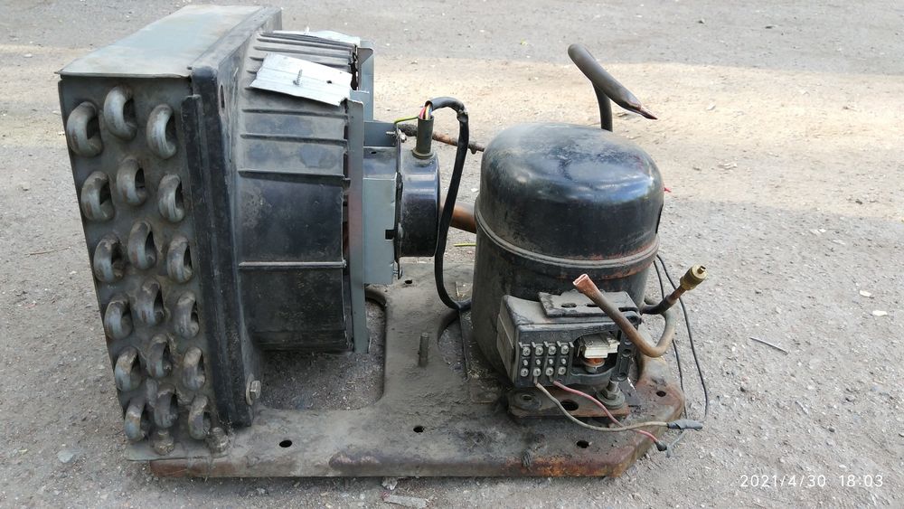 Продам агрегат на витринный холодильник.