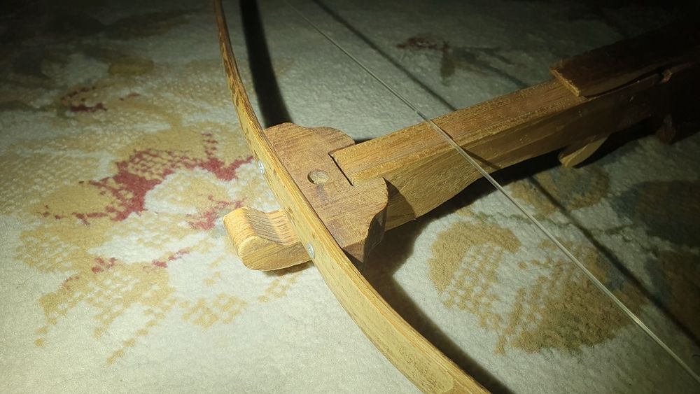 Mica arbaleta jucarie artizanala / handmade din lemn, deosebita