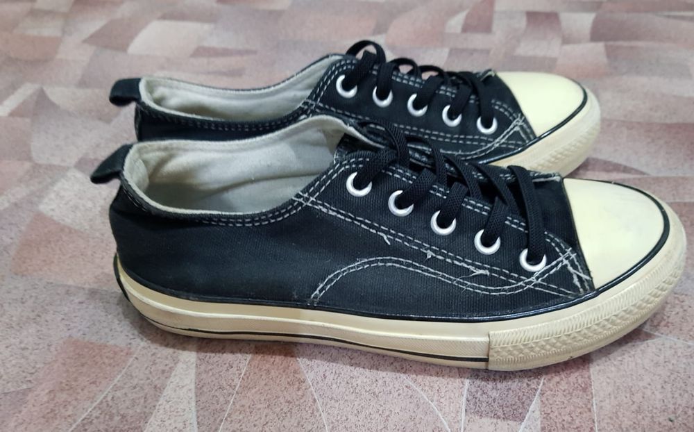 Спортивная обувь, кеды.