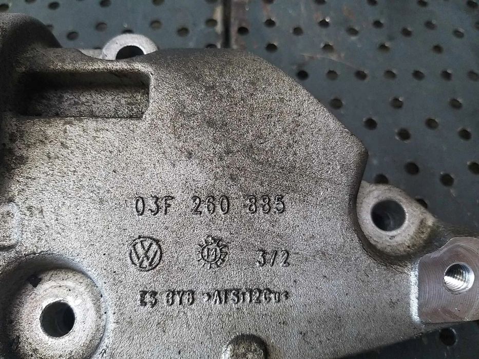 Suport compresor clima ac 1.2 tsi skoda fabia 2 03f260885