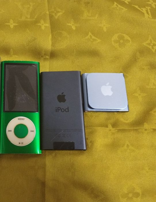 Assalom alekum Ipodlar Sotiladi Xar Xil Zapchast xisobida Zaryadkasi