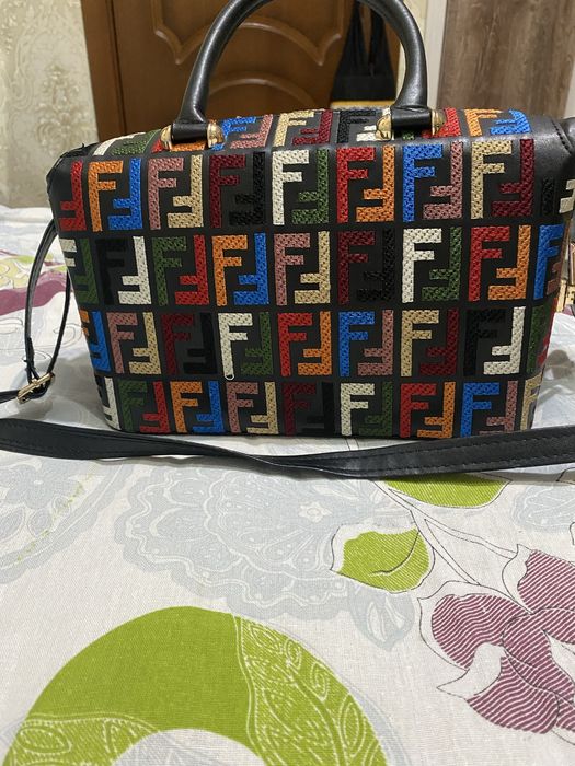 Продам женскую сумку