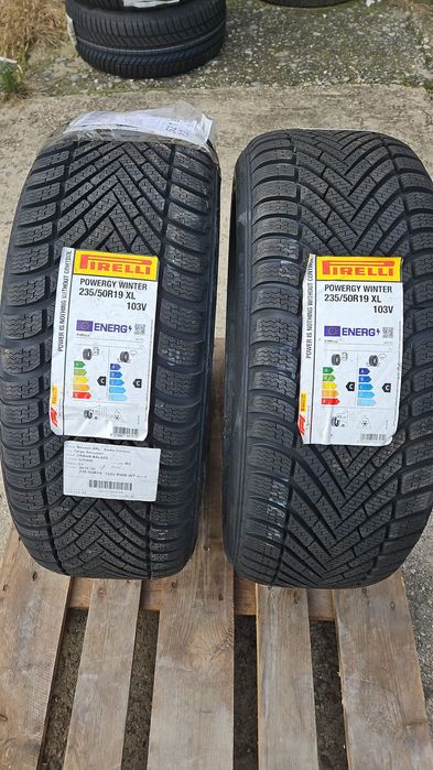 Vând 2 anvelope NOI iarna Pirelli