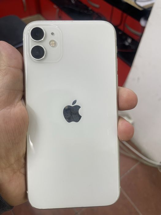 Продам iphone 11 память 128 емкость 85 с документами