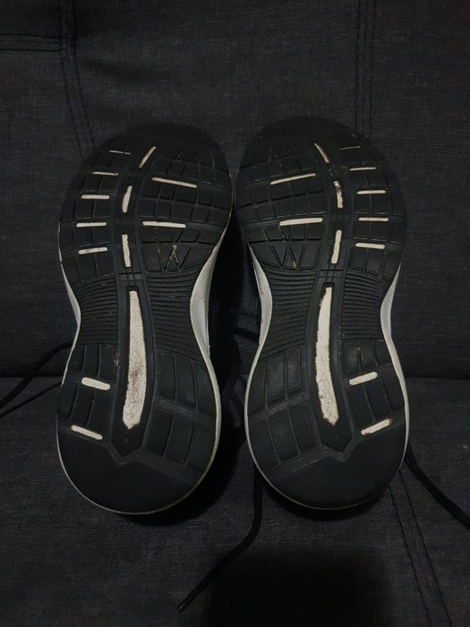 Asics adidasi. ..