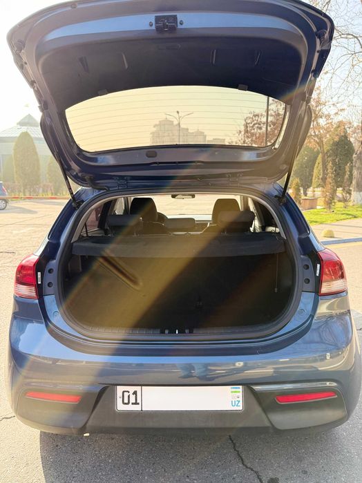 Продается Kia Rio 2018г (80,056 тыс пробег) Цвет Синий Дымчатый