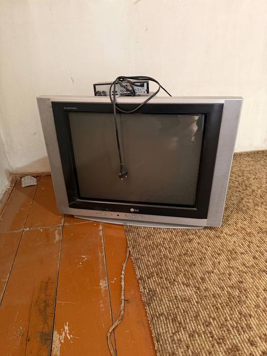 Televizorlar  sotiladi hammasi ishledi