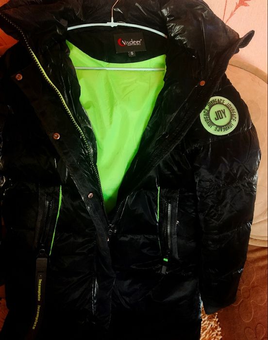 Зимняя куртка, размер S..