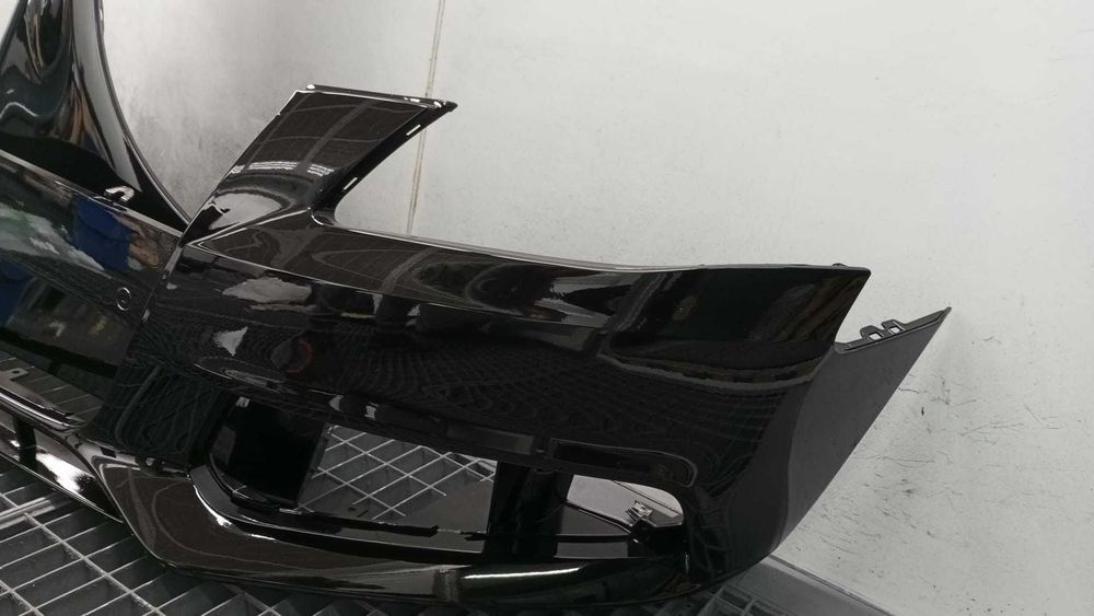 Bara & Aripa Fata Dreapta Audi A4 B8 An 2007-2011 (LY9B (Negru))