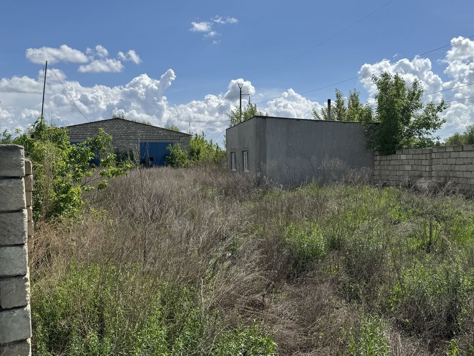 Продам бокс большой гараж.