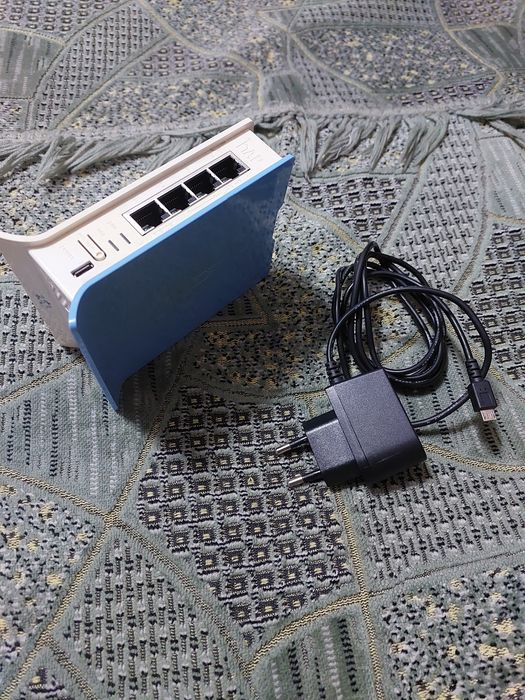 Продам  MikroTik hAP lite