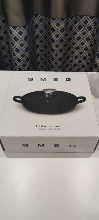 Smeg чугунена тенджера
