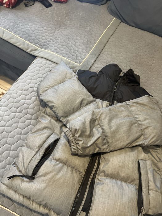 Продам пуховик the north face