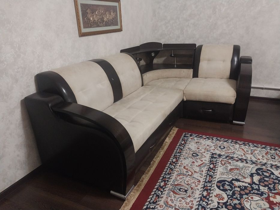 Продам Шифанер Сервант Диван кресло Стол