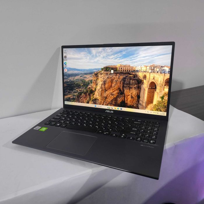 ASUS  i5-10 avlod SSD 512/8 GB  NVIDIA GeForce MX330