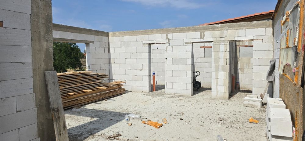 casă 2 camere +teren Zimandul nou