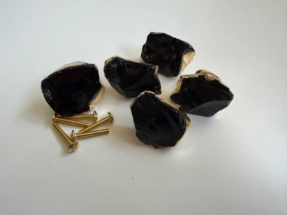 Maner tip buton din cristal natural, hand-made din piatra semipretioasa cu insertii aurii