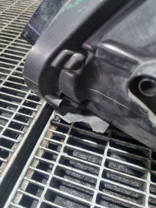 Far Dreapta Volkswagen Tiguan 5N Facelift 2011 - 2015 SUV 4 Usi (1071) Fara xenon Cleme ...