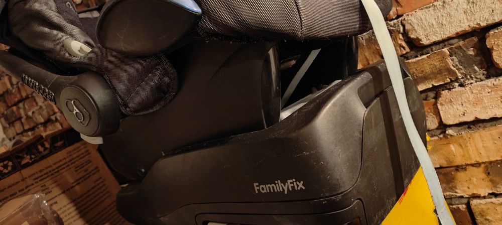 детско столче за кола: Maxi-Cosi /FamilyFix Base/