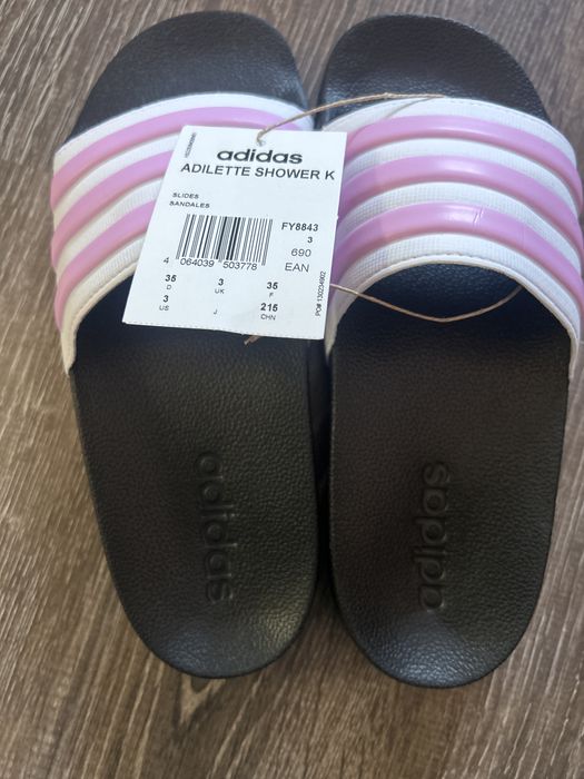 Маратонки и чехли