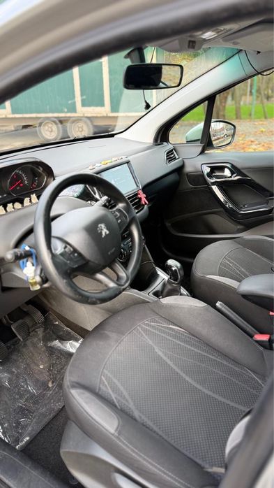 Peugeot 208, 1.2, 2012