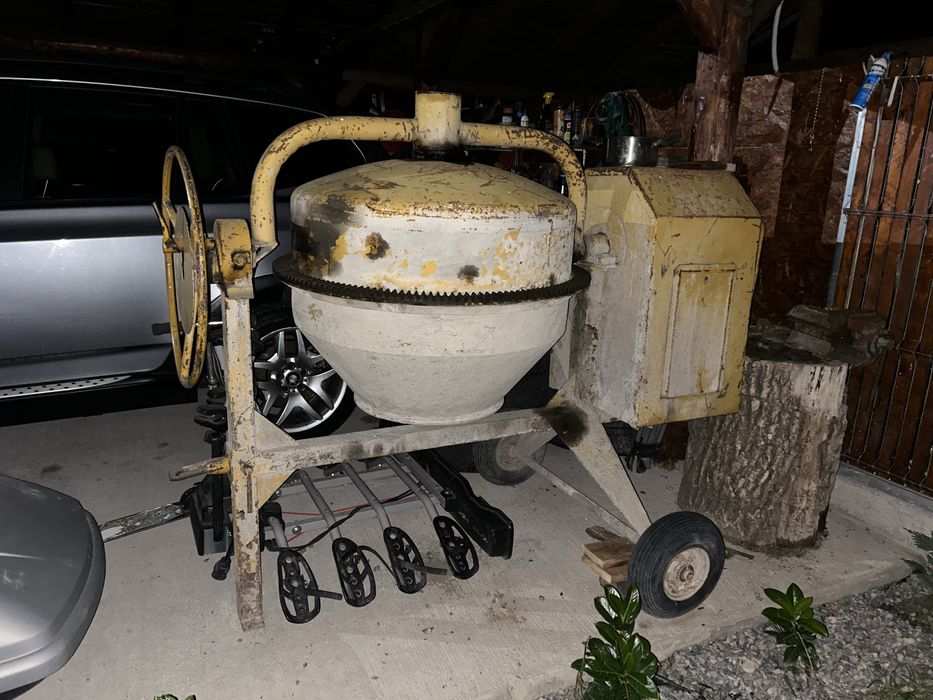 Betoniea benzina 15 cp motor japonez