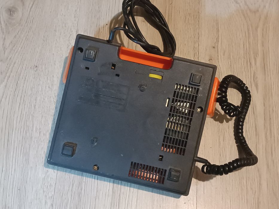 Стар телефон с шайба