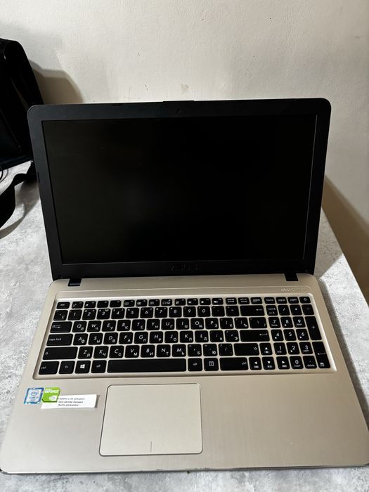 Ноутбук Asus офисный