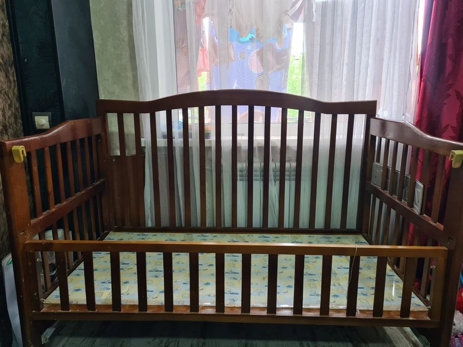 Детская кроватка