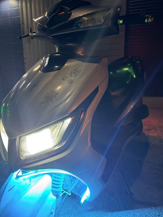 Продам скутер 50 кубов