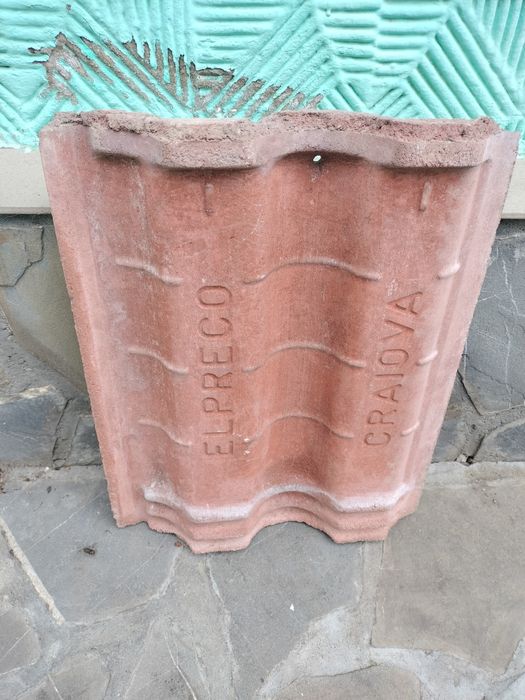 Plăci ceramice pentru garduri,aplecătoare și acoperișuri.
