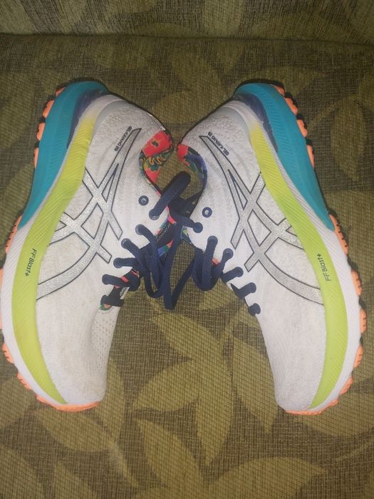 Дамски маратонки Asics и Mezuno