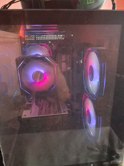 PC gaming folosit 4 luni