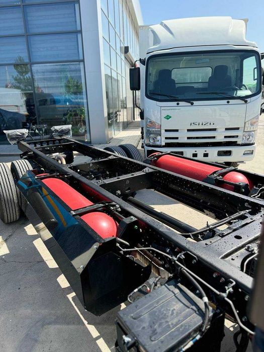 ISUZU NPR 82 Шасси (metan)