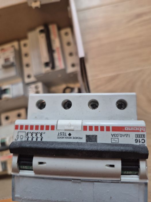 Siguranțe automate modulare + diferențiale