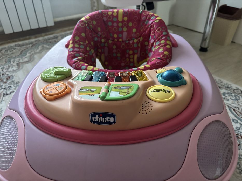 Детский ходунок Chicco (розовый)