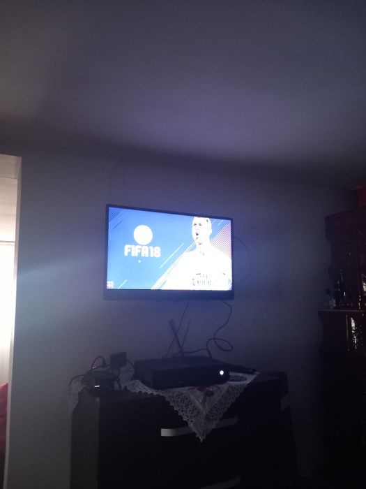 Xbox  one nefolosit cu fifa 18 și 16 și cu un call of duty