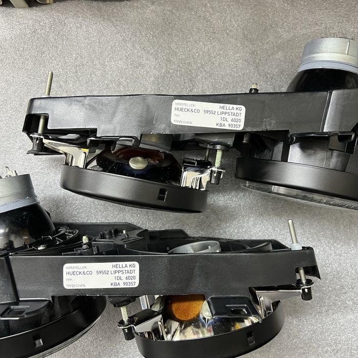 Новые ориг фары HELLA BLACK bmw e34 e32 бмв е34 е32