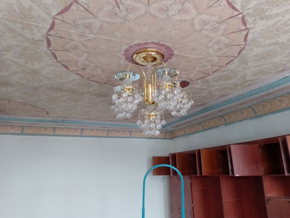 Люстра шести рожковая