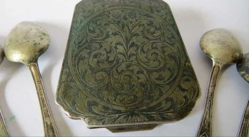 Pudriera foarte veche argint si lingurite